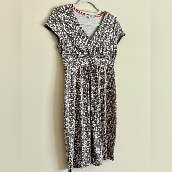 Boden Brown Polka Dot Dress Short Sleeve V-Neck Stretch Jersey Knit Size 6 - Picture 3 of 10